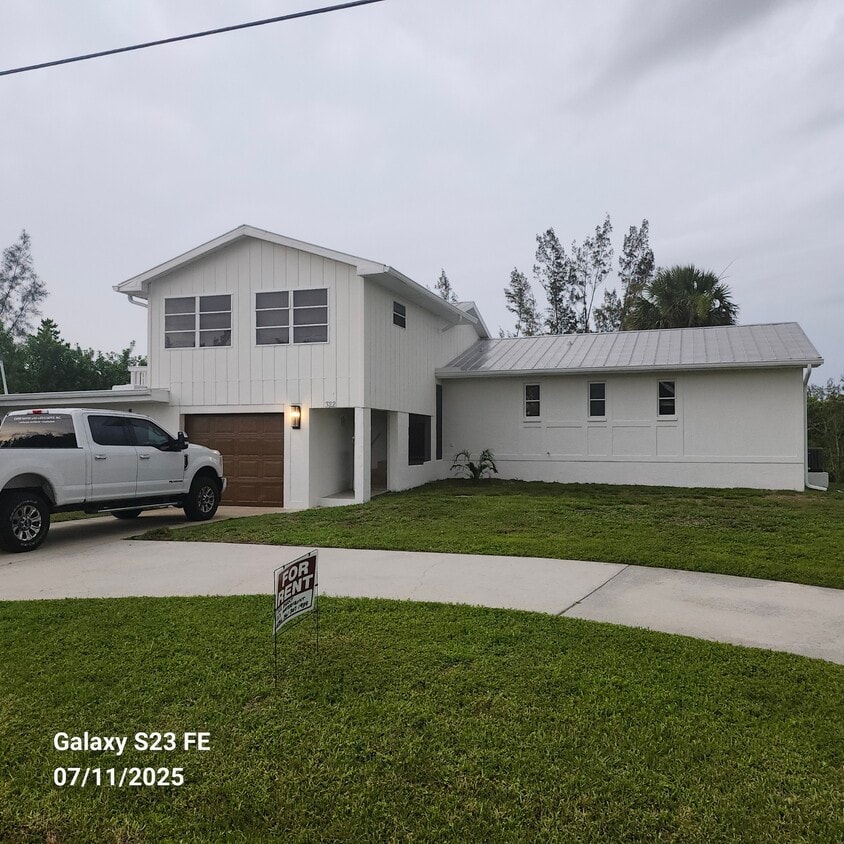 Primary Photo - 322 Darst Ave