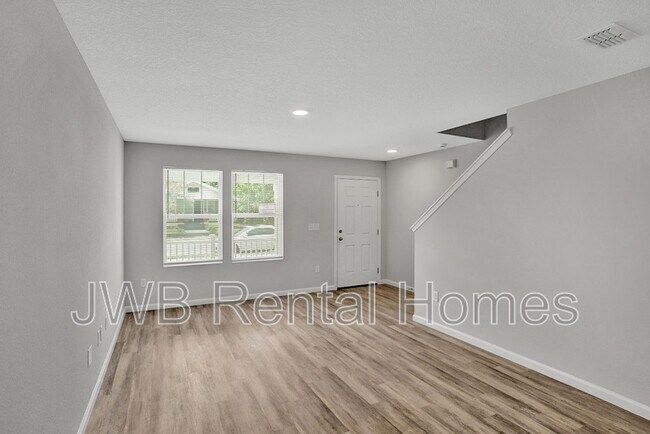 Foto del edificio - 225 E 17th St
