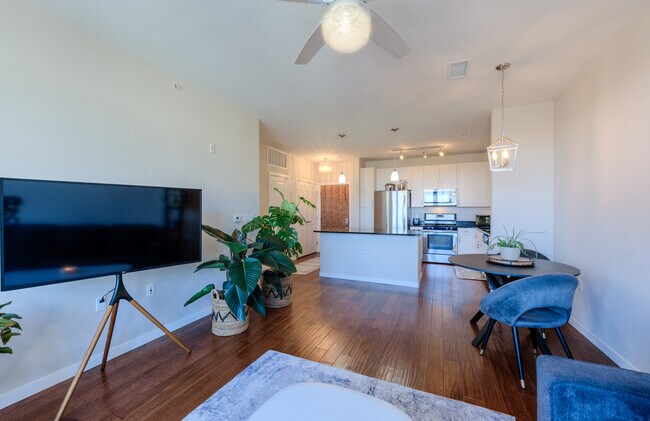 Building Photo - 13598 Via Varra