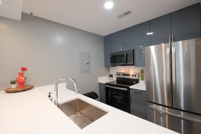 Building Photo - 1241 University Ct