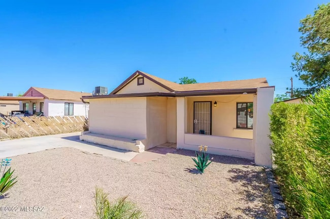 Building Photo - 232 E Pennsylvania Dr