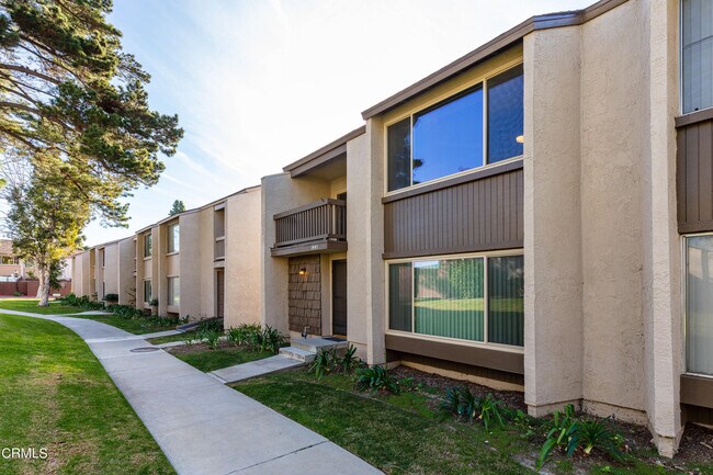 Building Photo - 1443 Iguana Cir