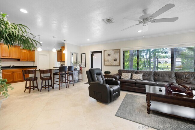 Foto del edificio - 3211 Seaward Dr