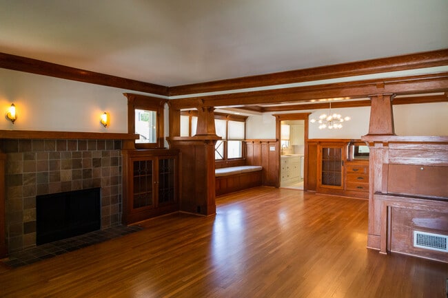 Building Photo - 2612 Highland Ave