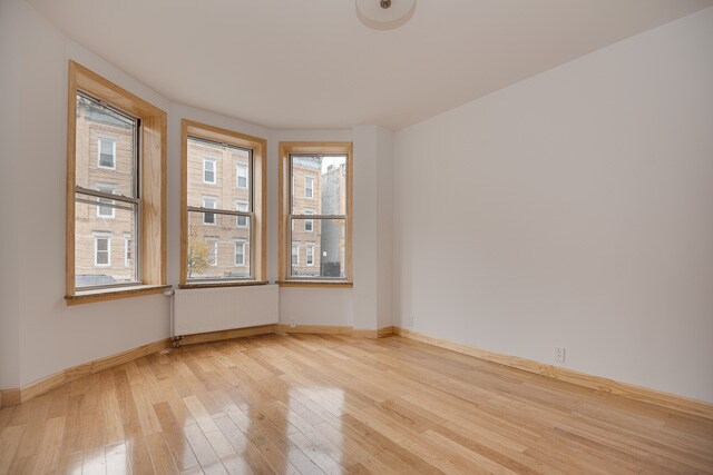 Foto del edificio - 64-43 Madison St