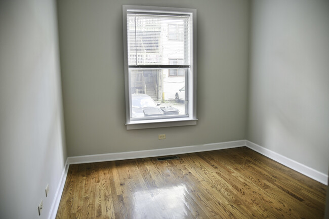 Foto del edificio - 850 W Cornelia Ave