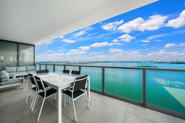 Foto del edificio - 788 NE 23rd St