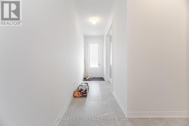 Building Photo - 1409 Davis Lp