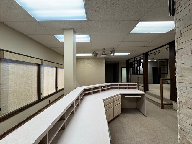 Foto del edificio - 1207 W Main St