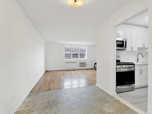 Foto del edificio - 88-08 151st Ave