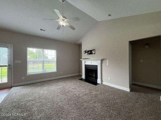 Building Photo - 267 Driftwood Ln