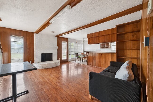 Foto del edificio - 9318 Neff St