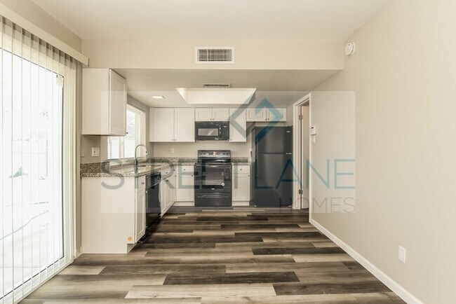 Building Photo - Charming 4 Bedroom in Phoenix!