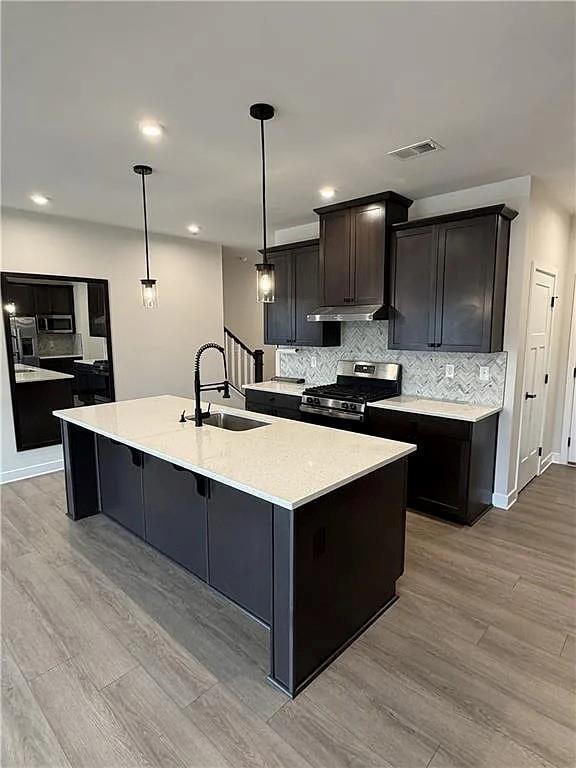 Foto del edificio - 360 Salt Lk Ln