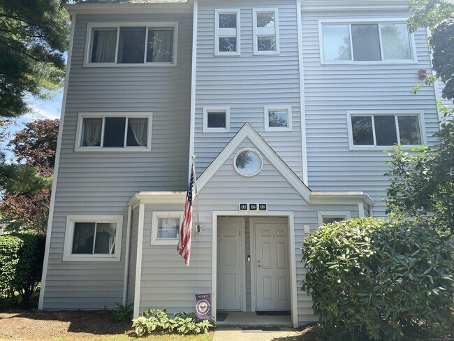 Building Photo - 267 Melba St