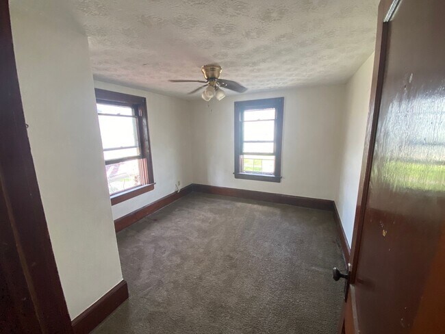 Foto del edificio - Charming 4-Bedroom Single Family Home for Rent!