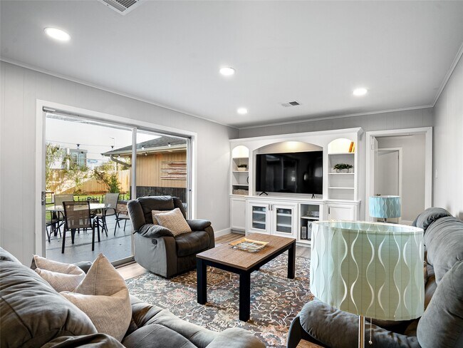 Foto del edificio - 9403 Timberside Dr