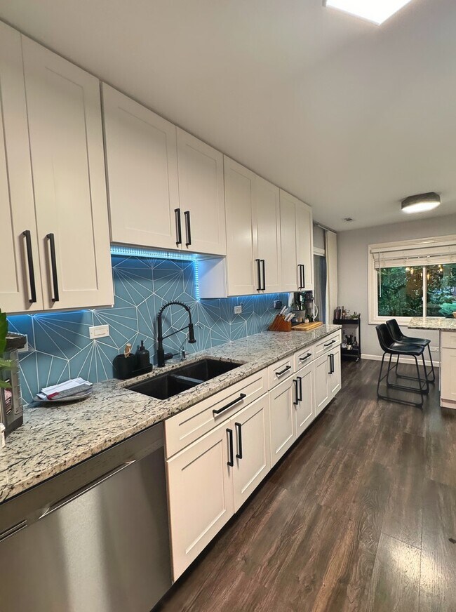 Foto del edificio - 412 Sandhurst Cir