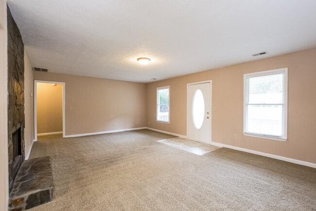 Building Photo - 350 Anna Ave