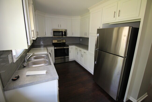 Foto del edificio - 5408 Rayburn Rd