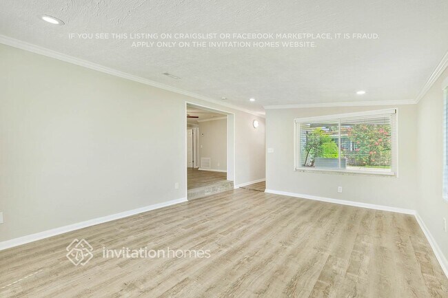 Building Photo - 428 La Paz Pl