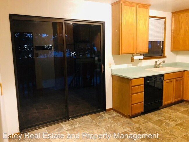 Building Photo - 2 br, 1 bath House - 40 Hillcrest