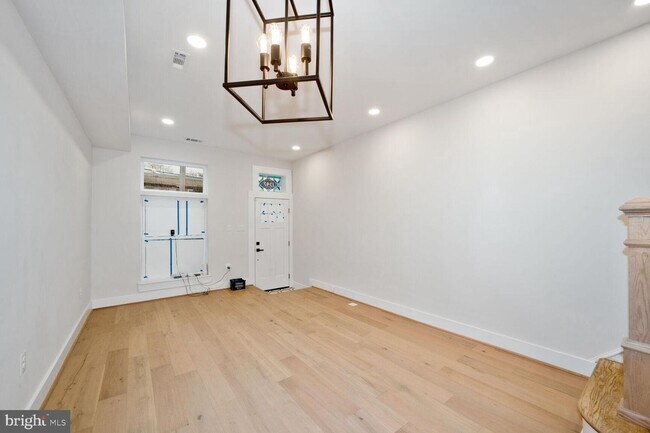 Foto del edificio - 1347 Herkimer St