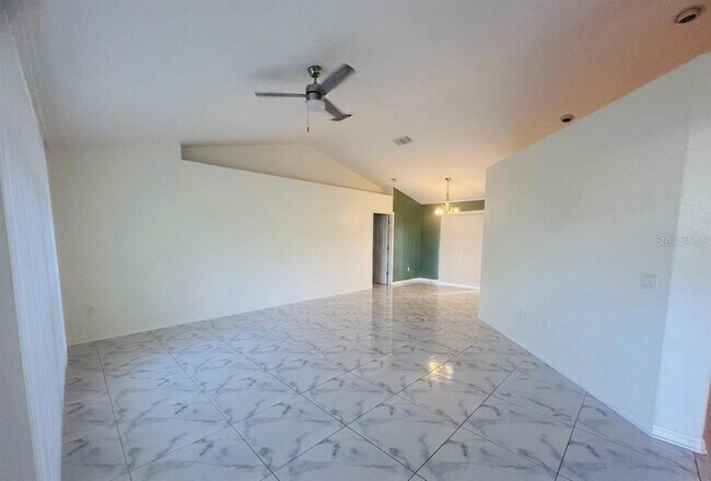 Foto del edificio - 8344 Dorsey St