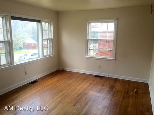 Building Photo - 4179 Welling Ave