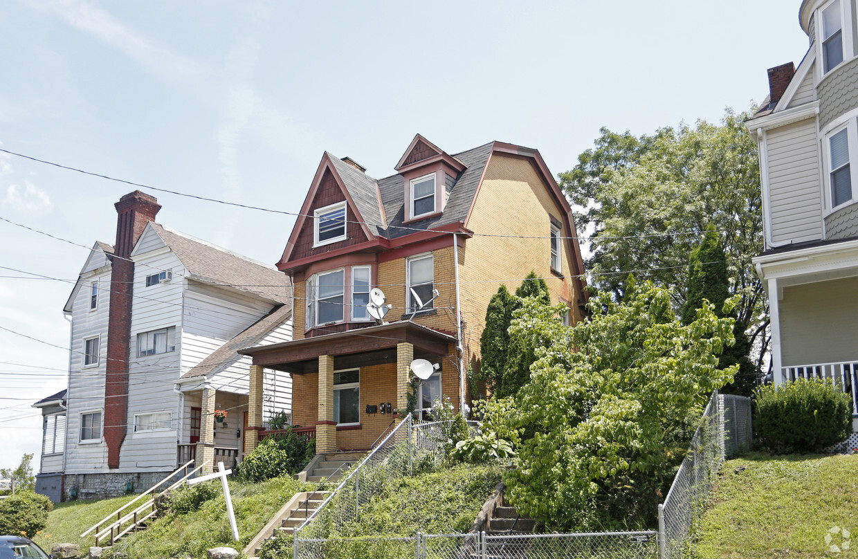 Building Photo - Mt Washington-Triplex