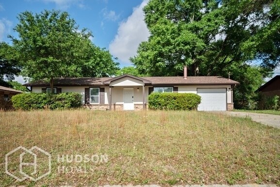Primary Photo - NOW AVAILABLE! 6657 Bellview Pines, Pensac...