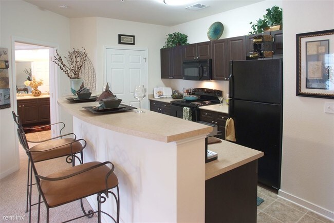 Foto del edificio - 2236 Wisteria Ln