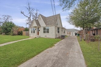 Building Photo - 511 Joyce St