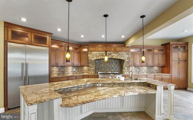 Foto del edificio - 2054 Madrillon Rd