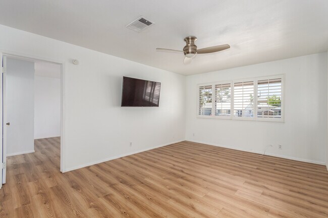 Building Photo - 505 Vincent Way