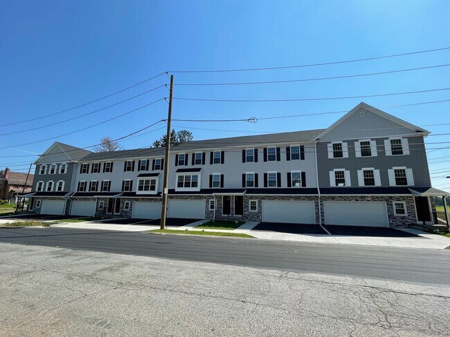Foto del edificio - New Townhomes for Rent in Lancaster City -...