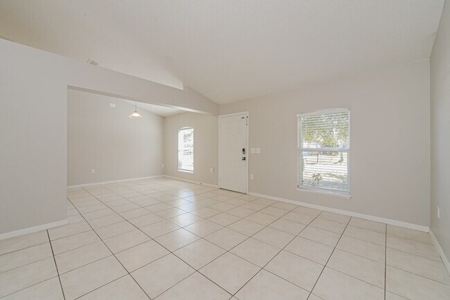 Foto del edificio - 1141 Cambourne Dr