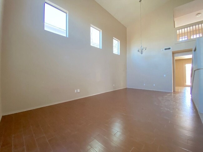Building Photo - LARGE East El Paso 4 bed Refrig A/C w/3 Ca...