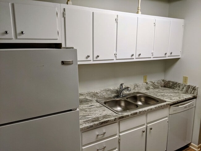 Building Photo - Greenbriar Condo for Rent!!!