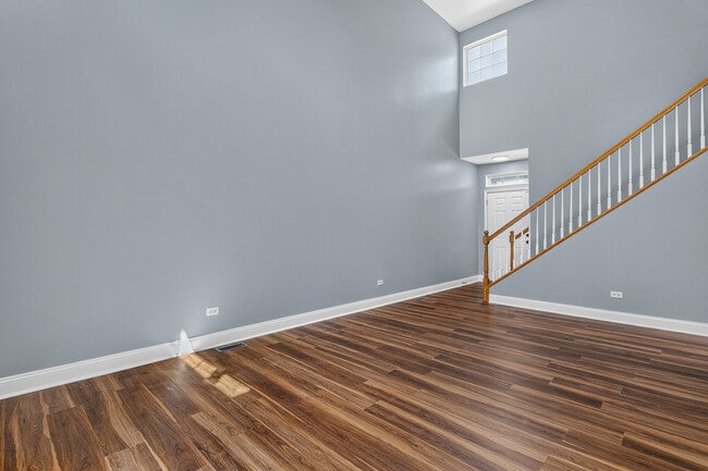 Building Photo - 1109 Clover Dr
