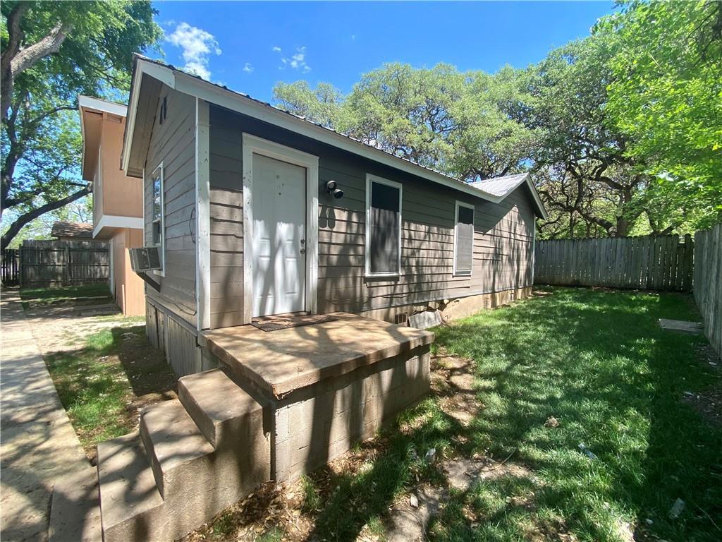 Primary Photo - 1609 Matthews Ln