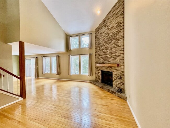 Building Photo - 48 Colonial Cir