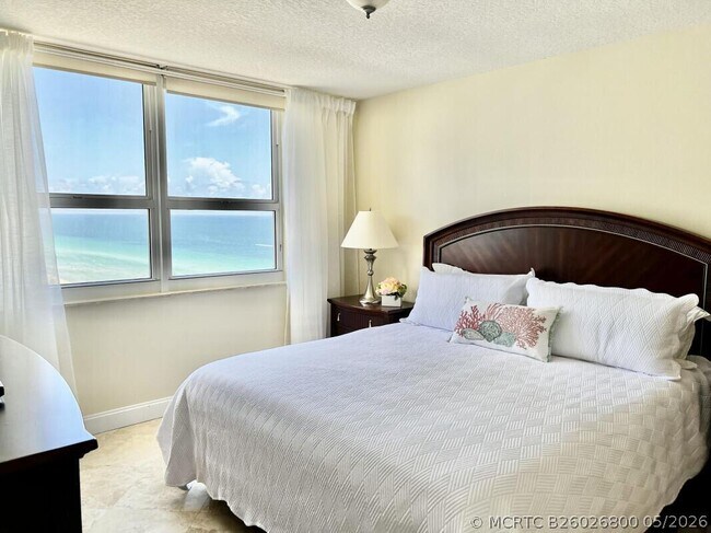 Foto del edificio - 2080 S Ocean Dr