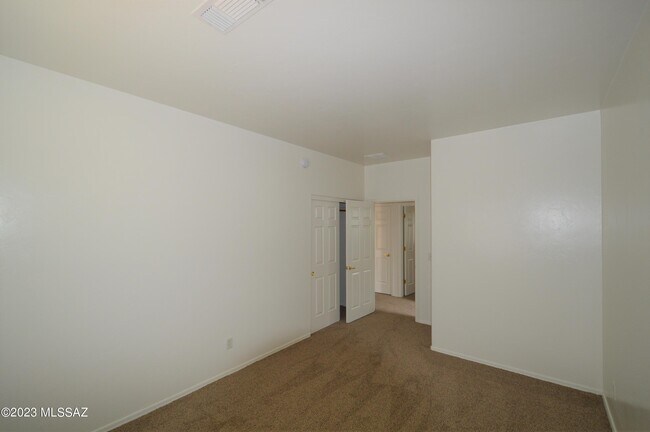 Building Photo - 312 E Calle CERITA