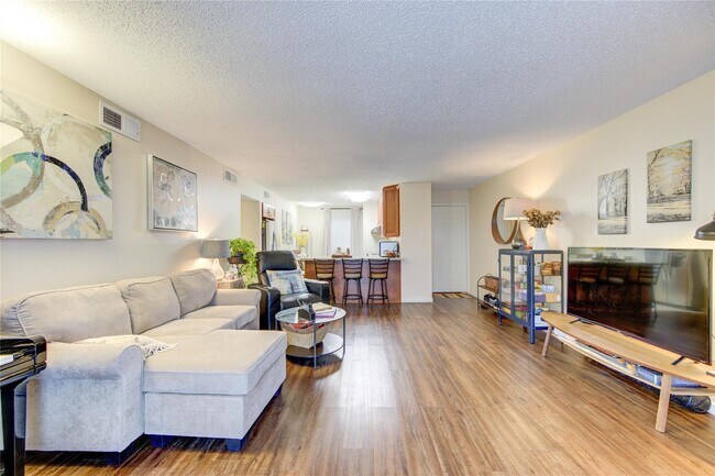 Building Photo - 1901 S Voss Rd