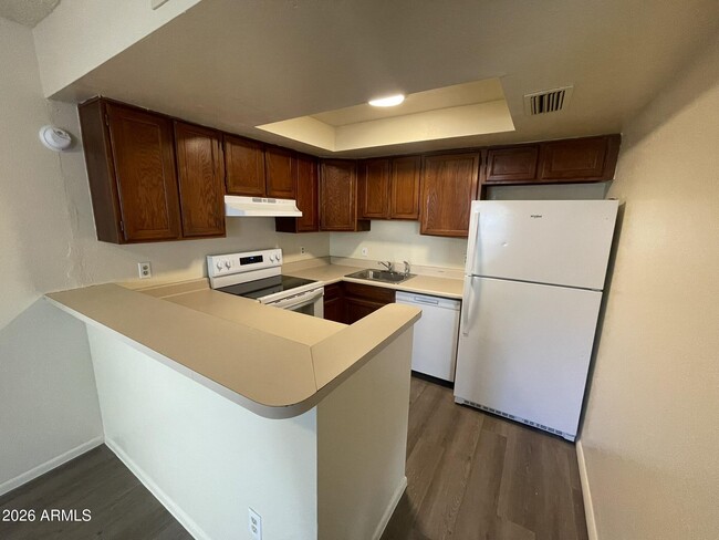 Building Photo - 2040 S Longmore