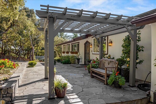 Foto del edificio - Stunning Highlands Inn Home Located in Carmel, CA!