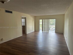 Building Photo - 3360 Spanish Moss Terrace