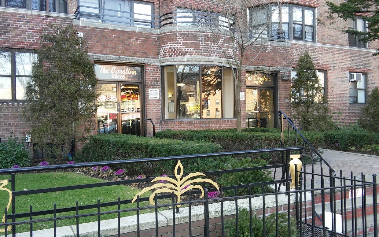 Building Entrance - 98-76 Queens Blvd
