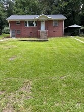 Building Photo - 4540 Lakewood Ave